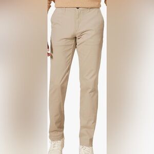 85. NWT Men’s Classic Fit Casual Stretch Pants